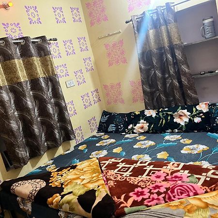 Hardik Guest House & General Store Rīngas エクステリア 写真